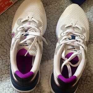 Nike Women's White and Pink Athletic Shoes